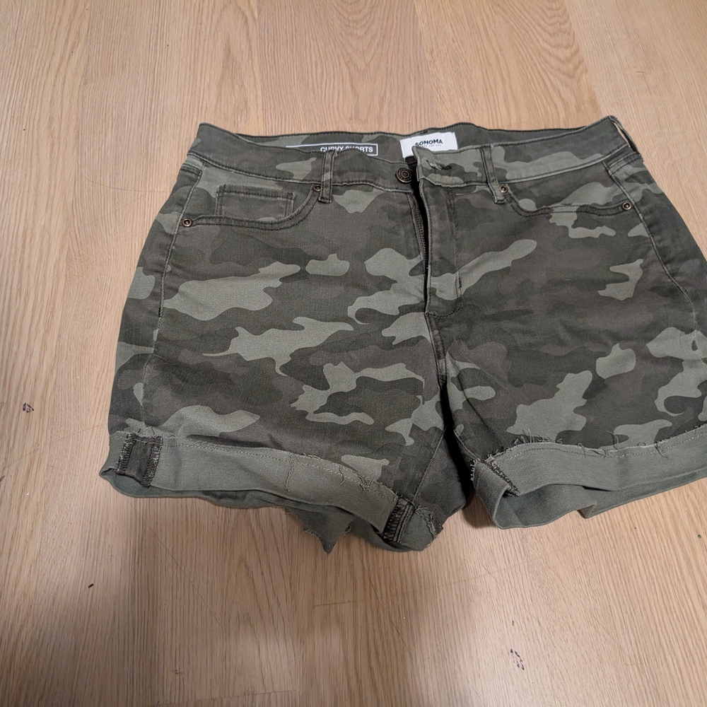 Camouflage Green Women's Shorts